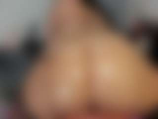 Live cam show with Crystal-beennz - Ass Clapping on Camsoda