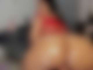Crystal-beennz's Live Sex Cam Show