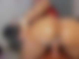 Crystal-beennz's Live Sex Cam Show