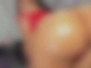 Crystal-beennz's Live Sex Cam Show