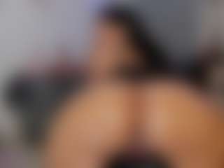 Live cam show with Crystal-beennz - Ass Clapping on Camsoda