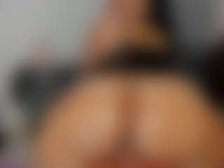 Crystal-beennz's Live Sex Cam Show