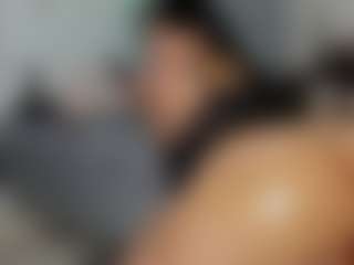 Crystal-beennz's Live Sex Cam Show