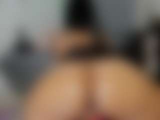 Live cam show with Crystal-beennz - Cute on Milfs Live