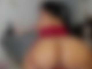 Live cam show with Crystal-beennz - Colombia on CamwithHer