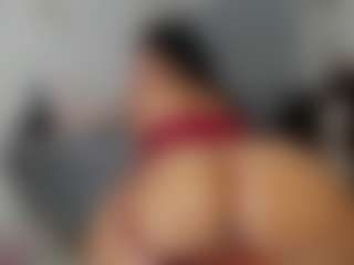 Live cam show with Crystal-beennz - Ride Torso on Camsoda
