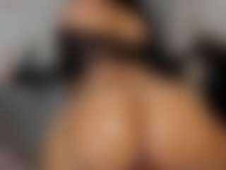 Live cam show with Crystal-beennz - Butt Plug on xblisslive.com