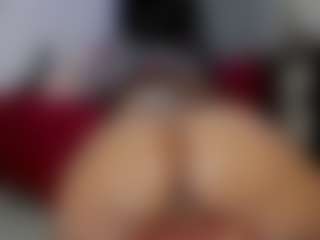 Live cam show with Crystal-beennz - Colombia Young Adult on Camsoda
