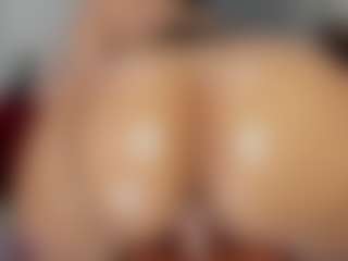 Crystal-beennz's Live Sex Cam Show