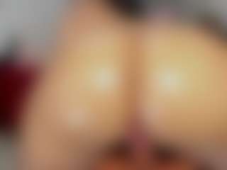 Live cam show with Crystal-beennz - Cute on Mixed Magazine Live