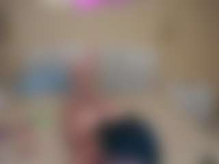 Live cam show with EliaRose - Normal on Camsoda