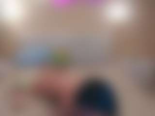 Live cam show with EliaRose - Neon Hair on Chatstar