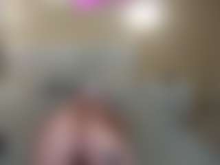 Live cam show with EliaRose - Blue Eyes on Camsoda