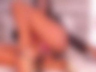 Live cam show with Dakota Wangi - Ebony on googirlz | colombia
