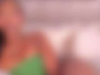 Live cam show with Dakota Wangi - Middle Aged on Hubzter Live