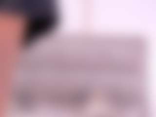 Live cam show with Dakota Wangi - Ebony Squirt on live18s.com