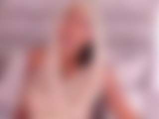 Live cam show with Dakota Wangi - Cute on Camsoda