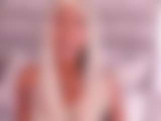 Live cam show with Dakota Wangi - Average on Camsoda