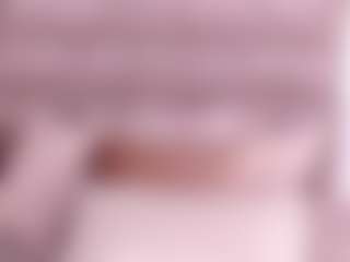 Live cam show with Dakota Wangi - Shaved Pussy on friskycurves.com