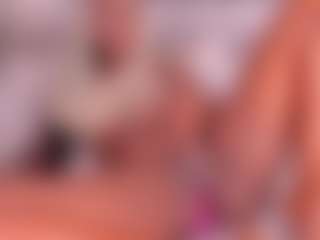 Live cam show with Dakota Wangi - Deepthroat on Camsoda