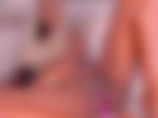 Live cam show with Dakota Wangi - Ebony Shaved Pussy on fapnchat