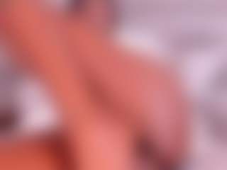 Live cam show with Dakota Wangi - Striptease on sexytreat.net