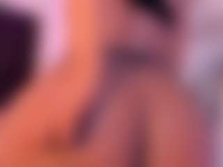 Live cam show with Dakota Wangi - Spy Granny on SinfulBabes