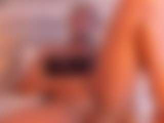 Live cam show with Dakota Wangi - Spank on chickslive.net