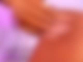 Live cam show with Dakota Wangi - Flashing on madthumbs