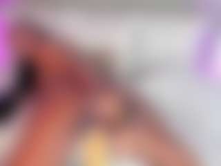 Live cam show with Dakota Wangi - Ebony Teen (18+) on Camsoda