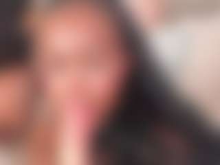 Live cam show with Dakota Wangi - Middle Aged on Camsoda