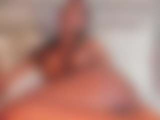 Live cam show with Dakota Wangi - Sexy on CamwithHer