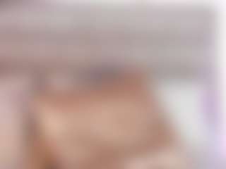 Live cam show with Dakota Wangi - Middle Aged on Camsoda