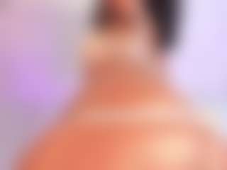 Live cam show with Dakota Wangi - Ebony Squirt on Camsoda