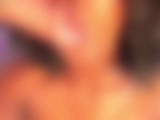 Live cam show with Dakota Wangi - Curvy Young Adult on CamClone