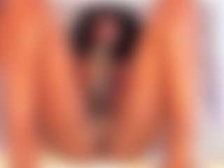 Live cam show with Dakota Wangi - Curvy Teen (18+) on Mixed Magazine Live
