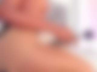 Live cam show with Dakota Wangi - Dildo Or Vibrator on hrnylive.com
