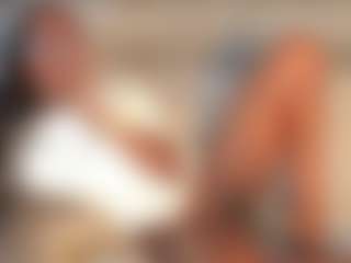 Live cam show with Dakota Wangi - Striptease on CamClone