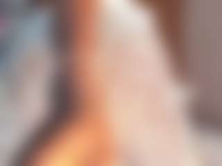 Live cam show with Dakota Wangi - Average on Camsoda