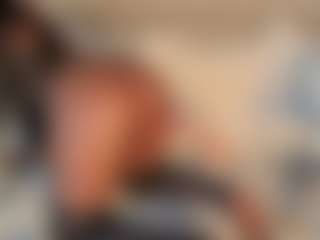 Live cam show with Dakota Wangi - Flashing on livesexfox.com