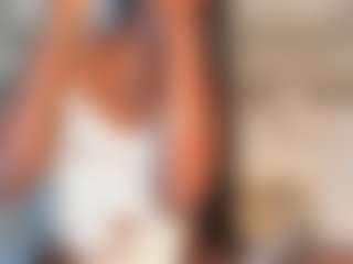 Live cam show with Dakota Wangi - Curvy Young Adult on Camsoda