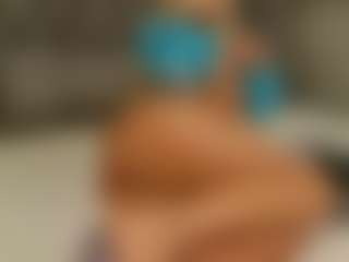 MeganXDesire MILF webcam performer live streaming