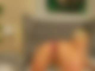 Live cam show with MeganXDesire - Granny on livesuperchat.net