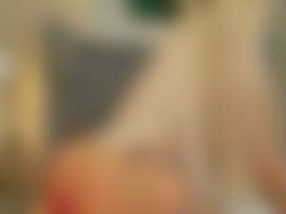 Live cam show with MeganXDesire - Granny on StripNow