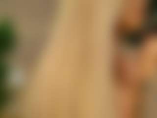 Live cam show with MeganXDesire - Oil on Mixed Magazine Live
