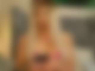Live cam show with MeganXDesire - Granny Squirt on Streamer API