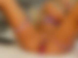 Live cam show with MeganXDesire - Hairy Pussy on Soda Cam