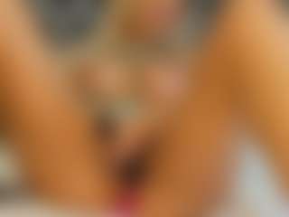 Live cam show with MeganXDesire - Granny Blonde Hair on Camiplay Live