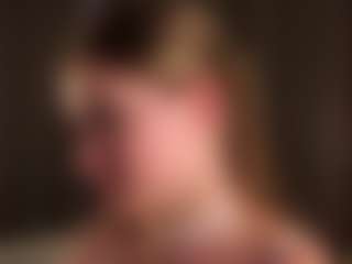 Live cam show with KanishaSkrocki - Upskirt on slutload