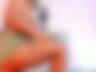 Karol MILF webcam performer live streaming